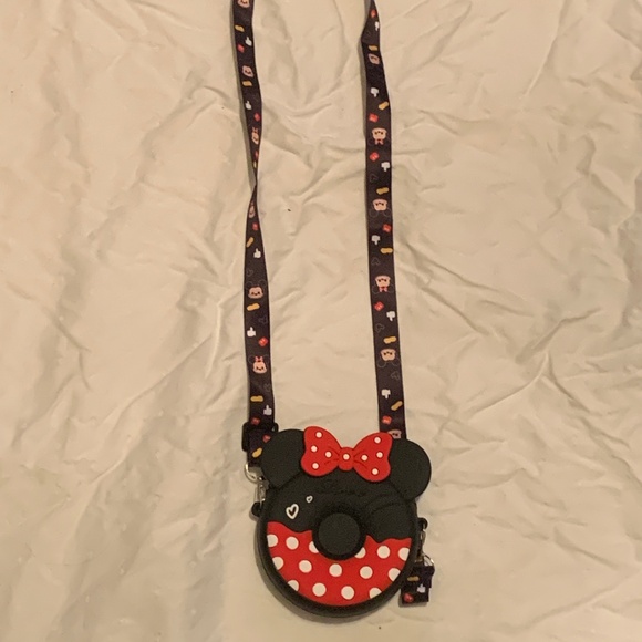 Unbranded Other - Minnie Mouse mini crossbody bag (NWOT)
